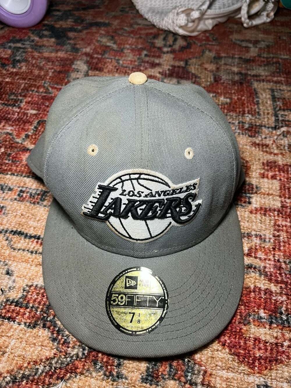 New Era Los Angeles Lakers 59FIFTY Fitted Hat Size 7 1/8